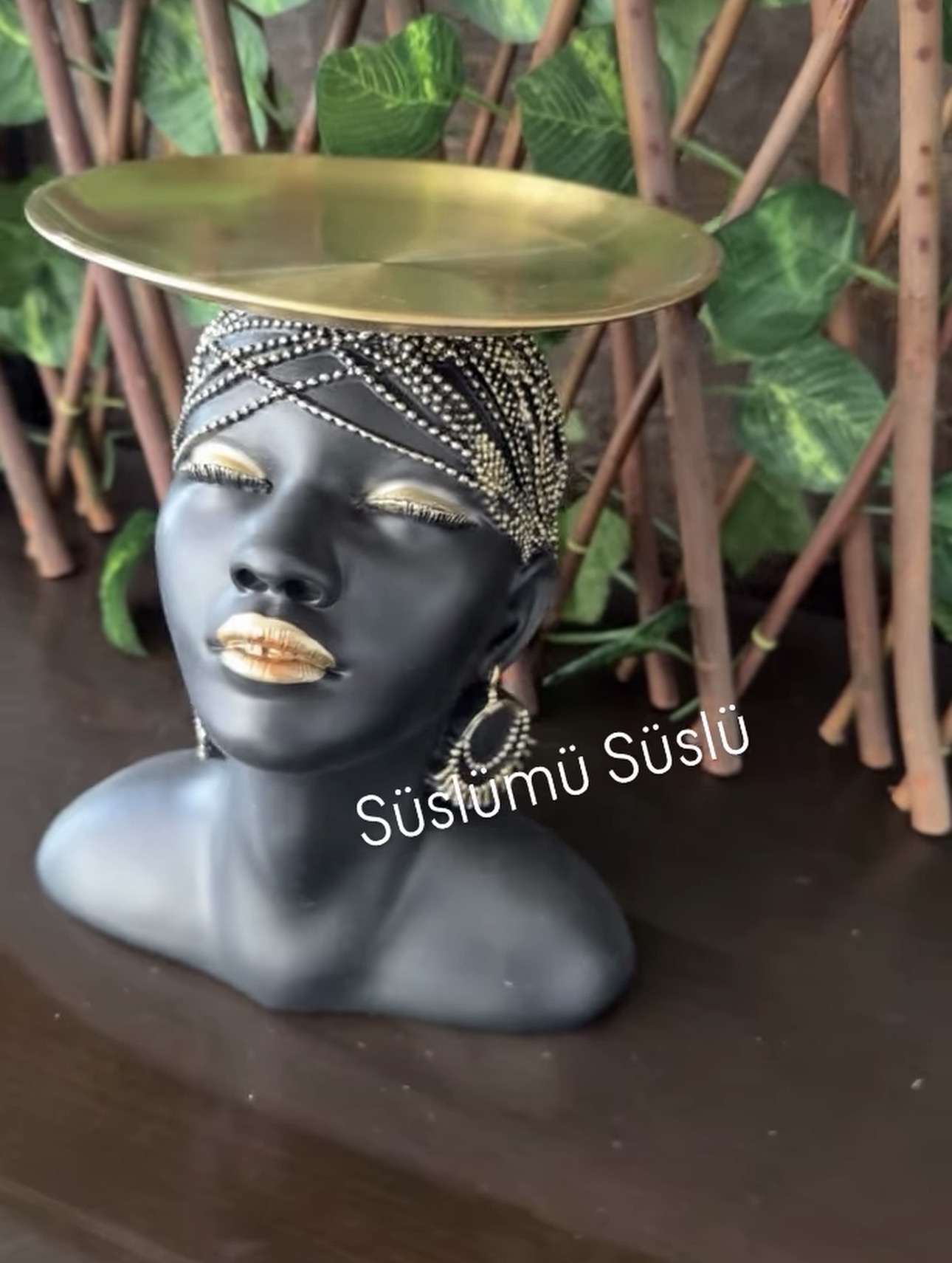 Tepsili Arap kadın kalıbı