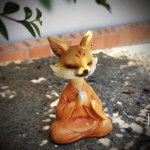 Yoga yapan tilki kalıbı