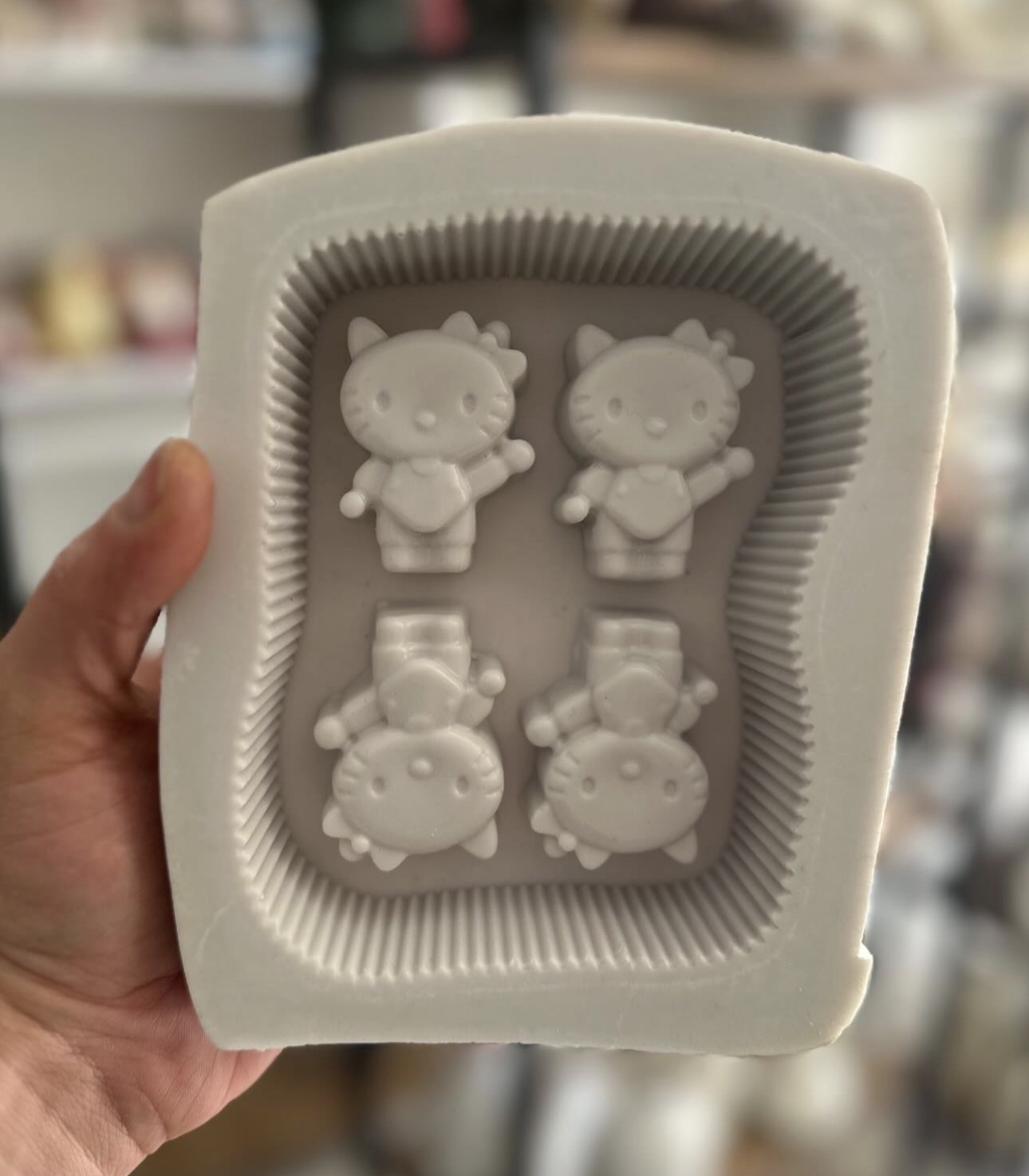 Hello kitty kalıbı
